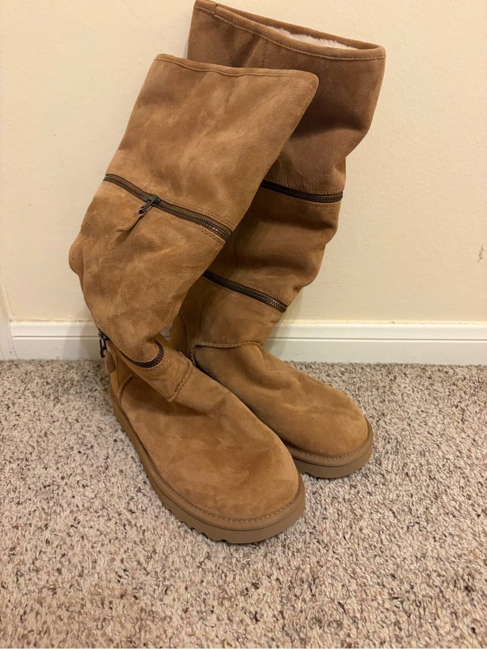 Ugg Boots - Picture 3 of 6